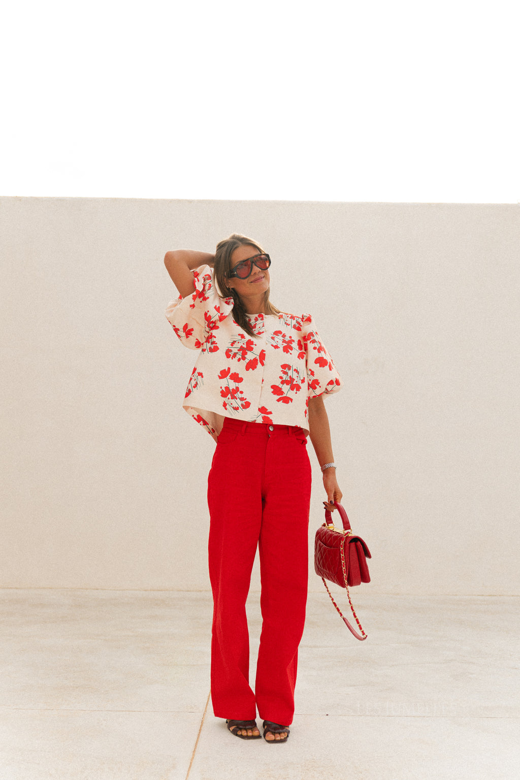 Pantalon large en denim TNS rouge tulipe