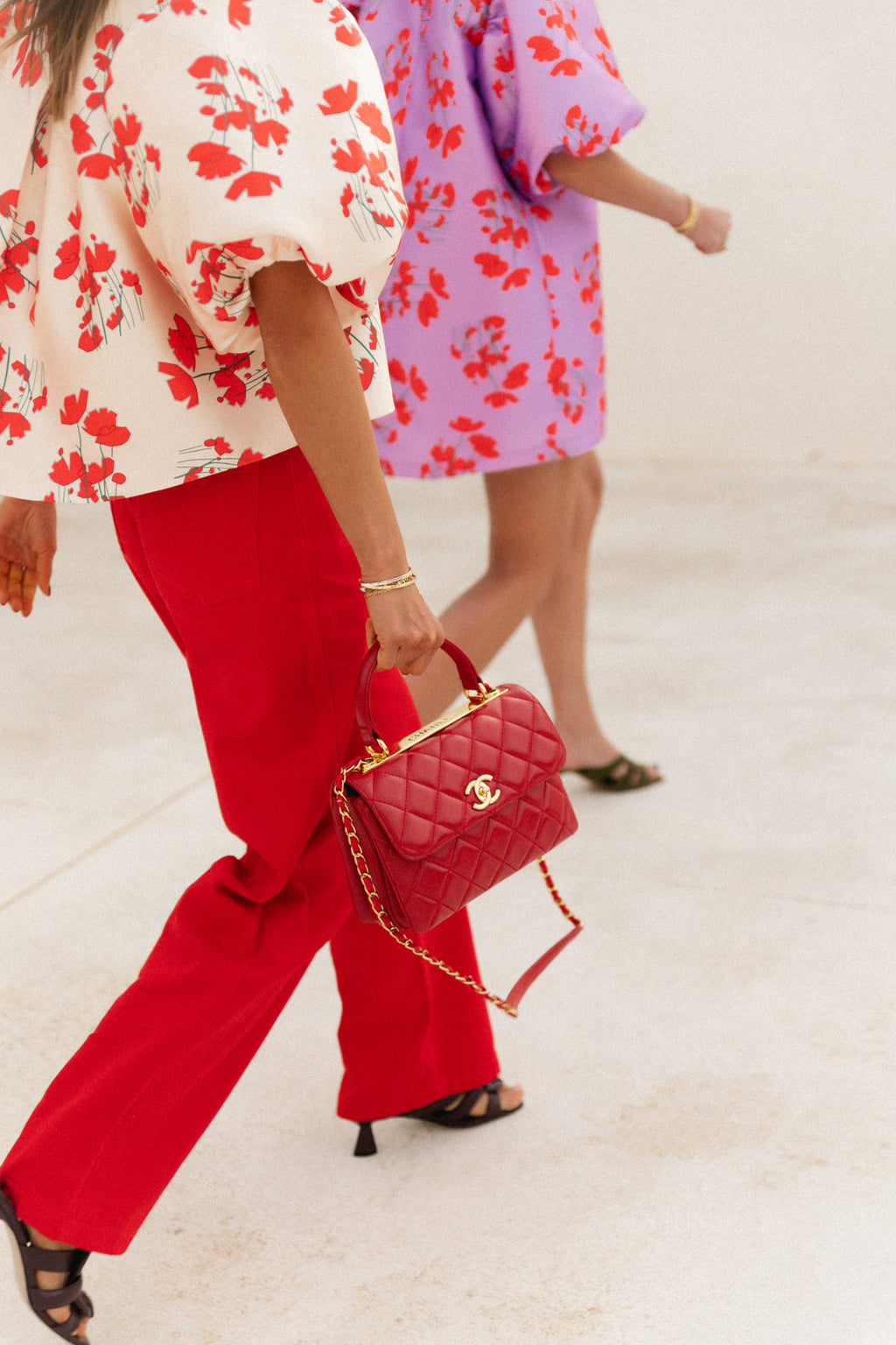 Pantalon large en denim TNS rouge tulipe