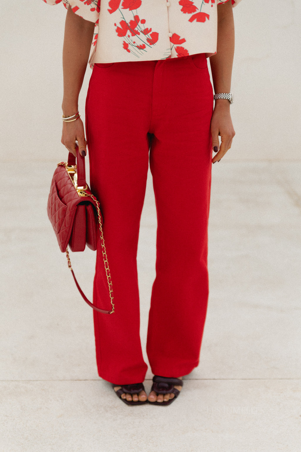 Pantalon large en denim TNS rouge tulipe