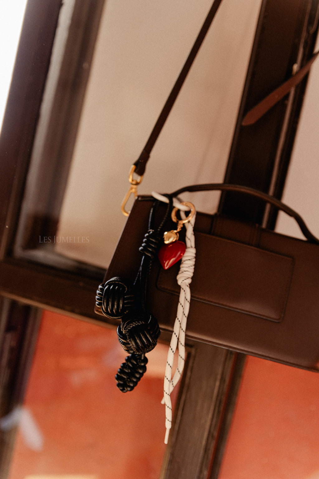 Keychain leather balls black/white