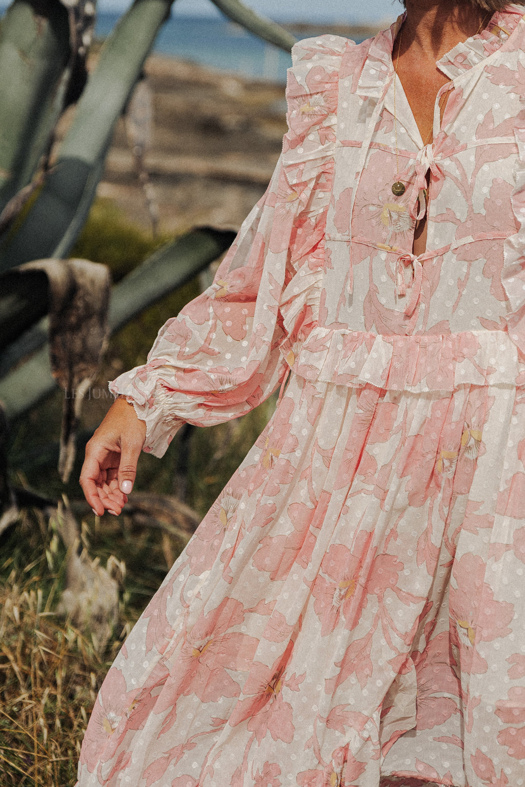 Robe longue en mousseline imprimée rose tendre