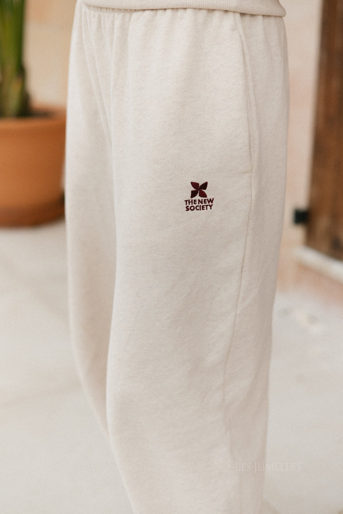 TNS logo jogging sand vigore