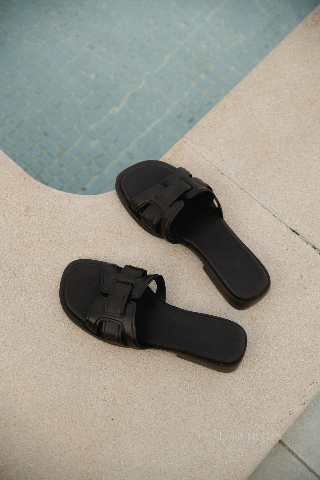 Eloise slippers hot chocolate