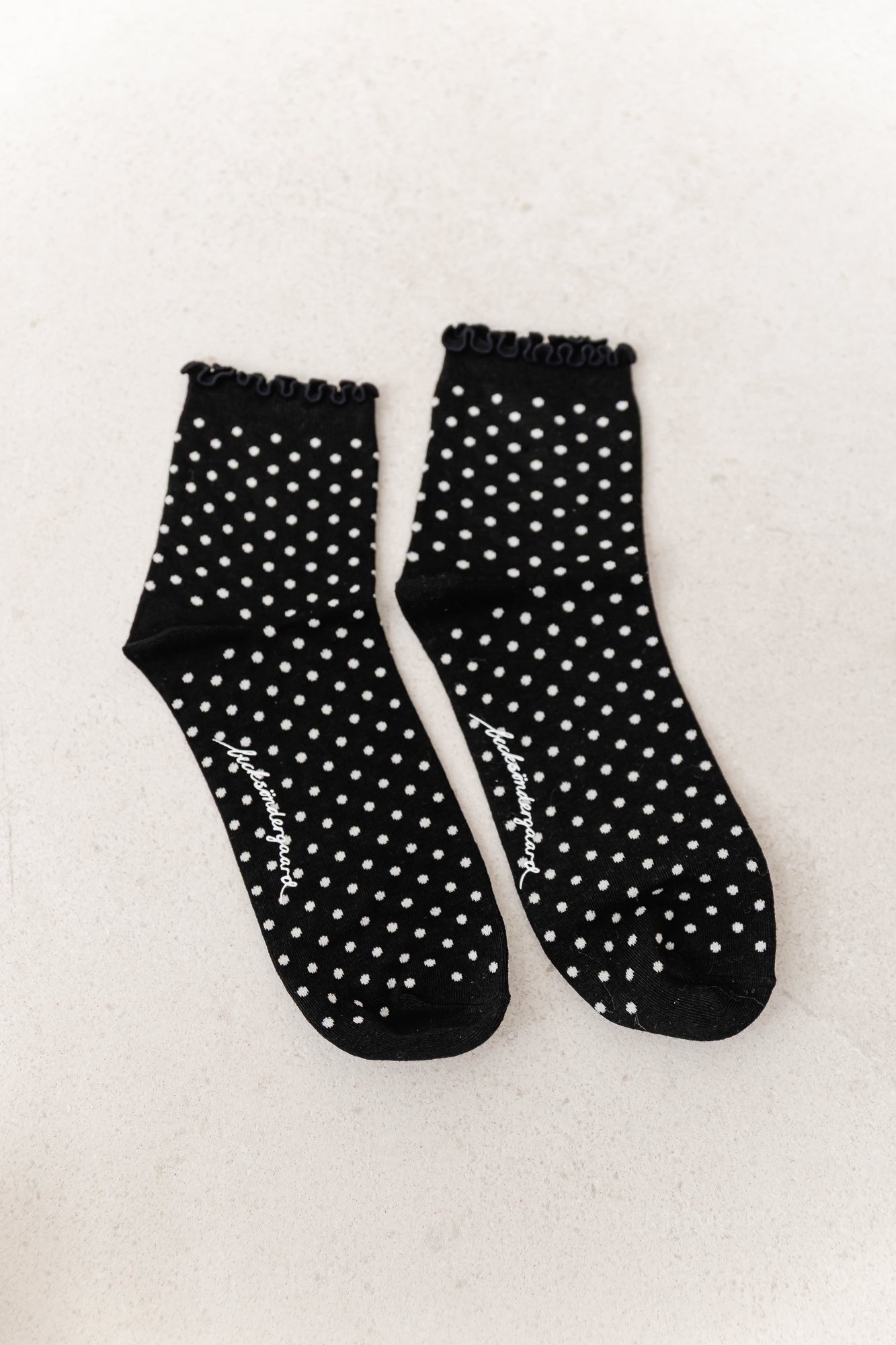 Dotted Frilla short sock black