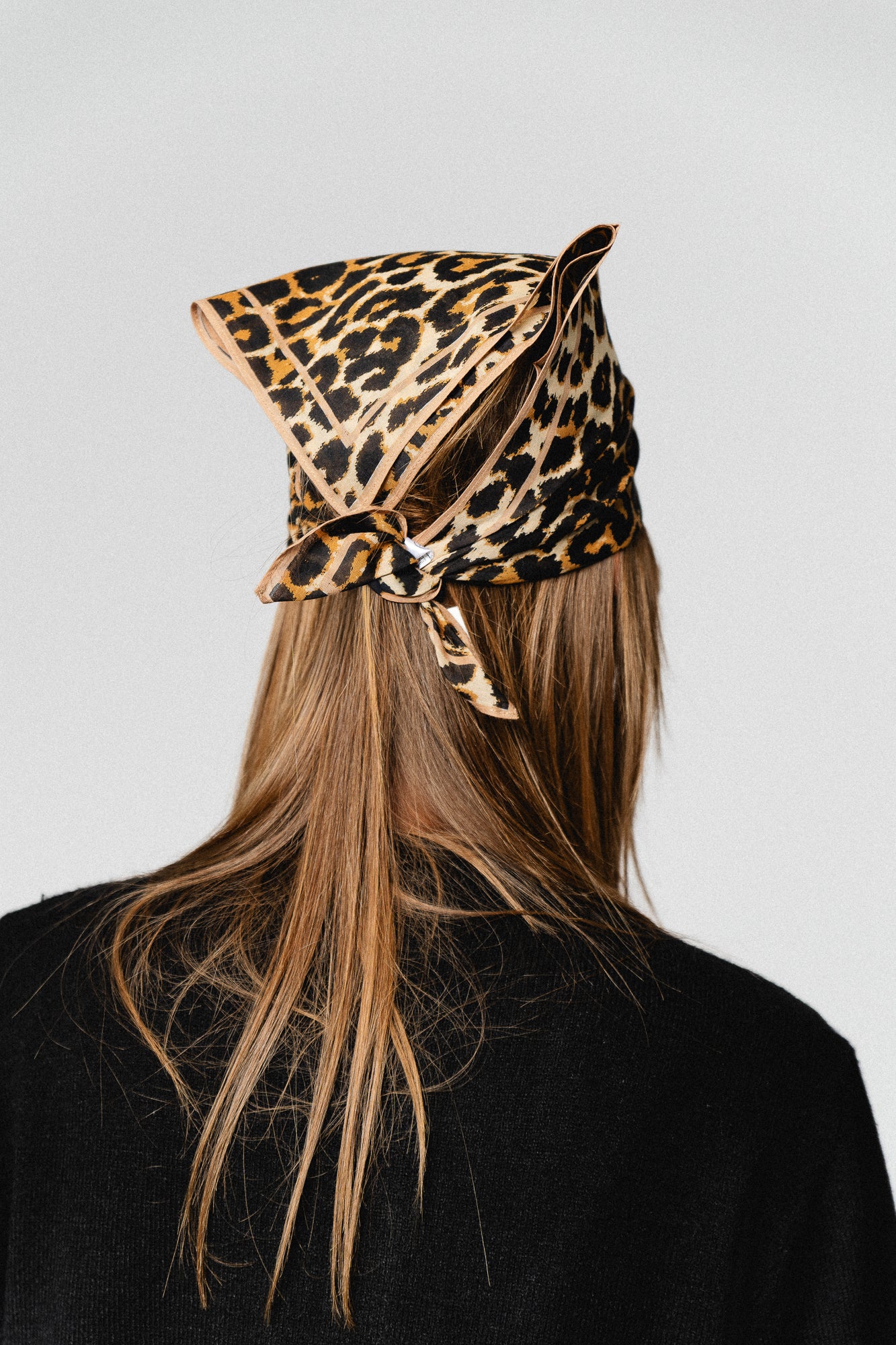 Leopa edgia cotta scarf