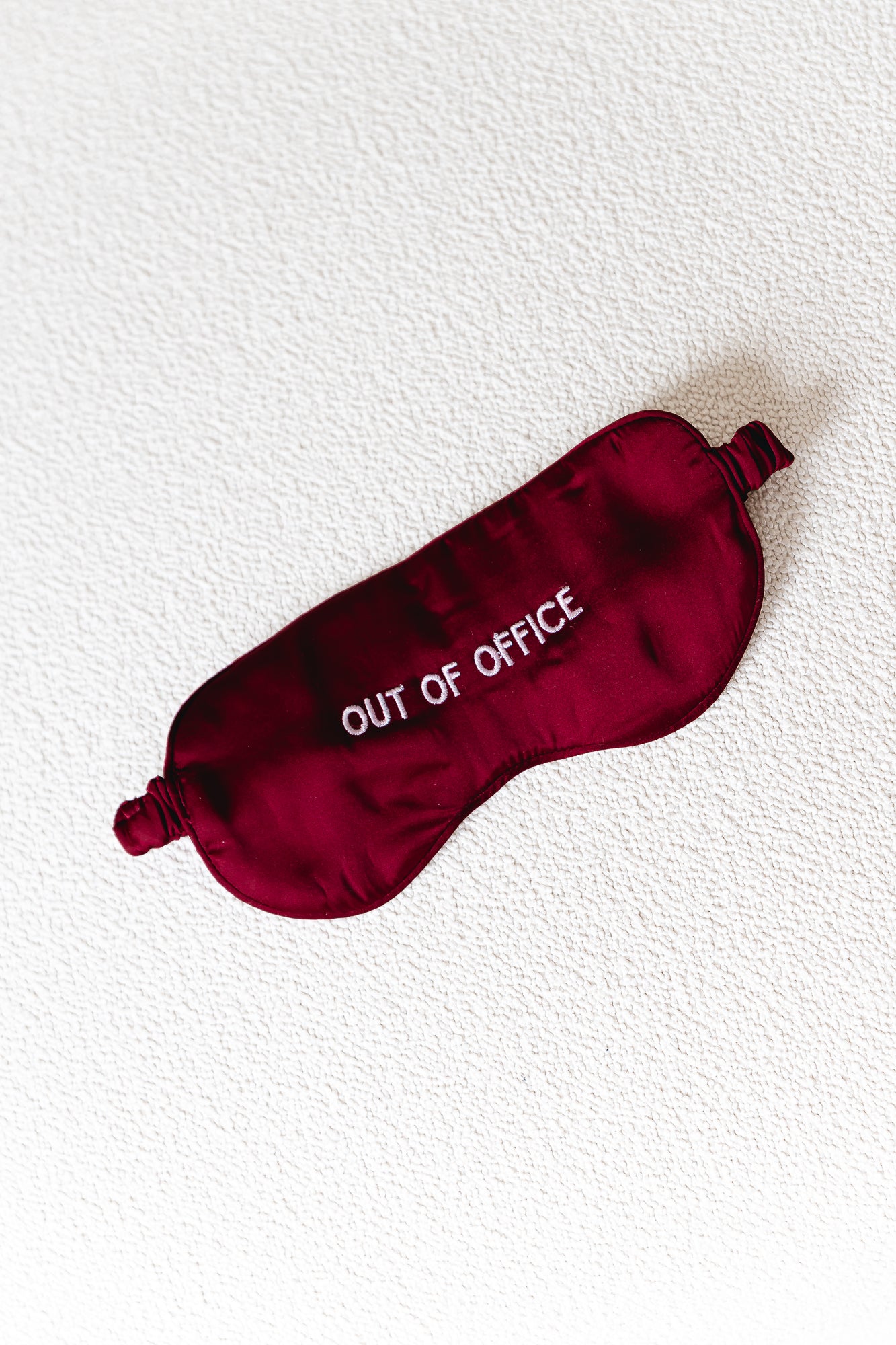 Out of office eye mask burgundy