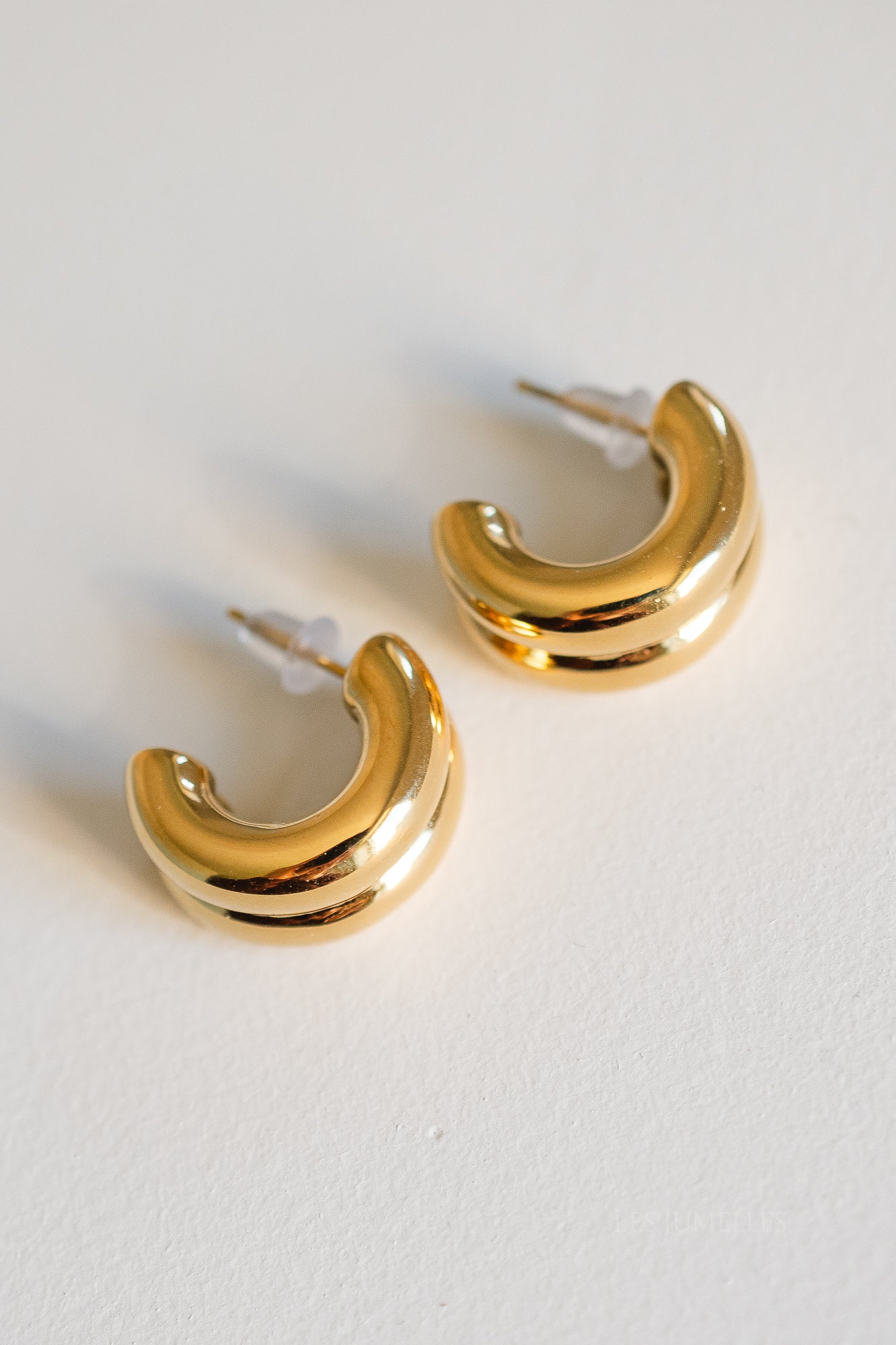 Double huggie earrings gold