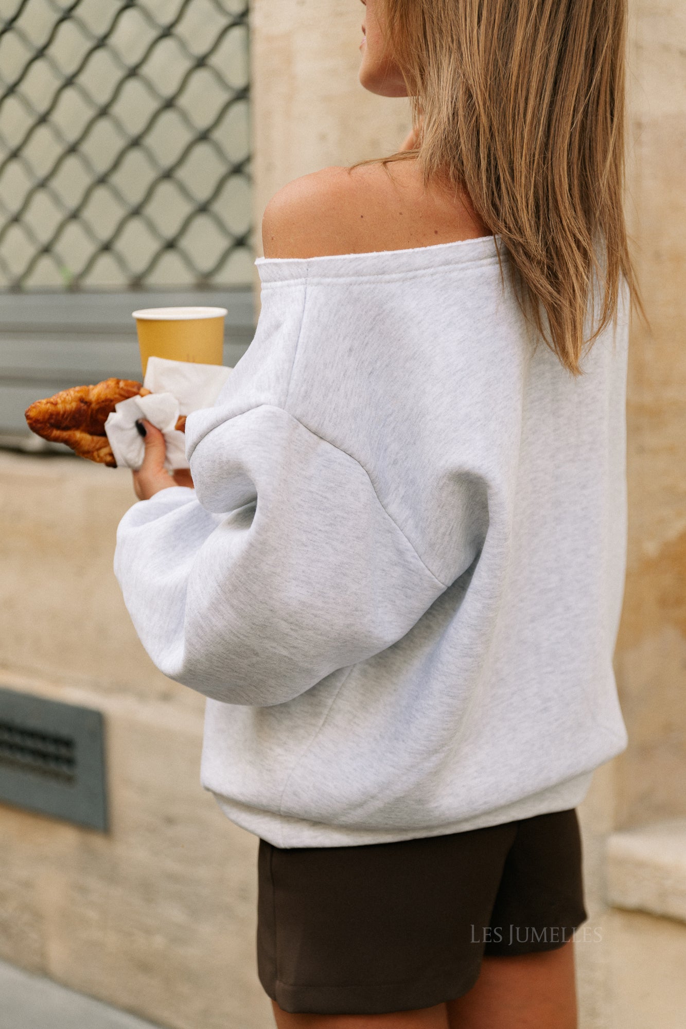 Yasmine off shoulder sweater light grey