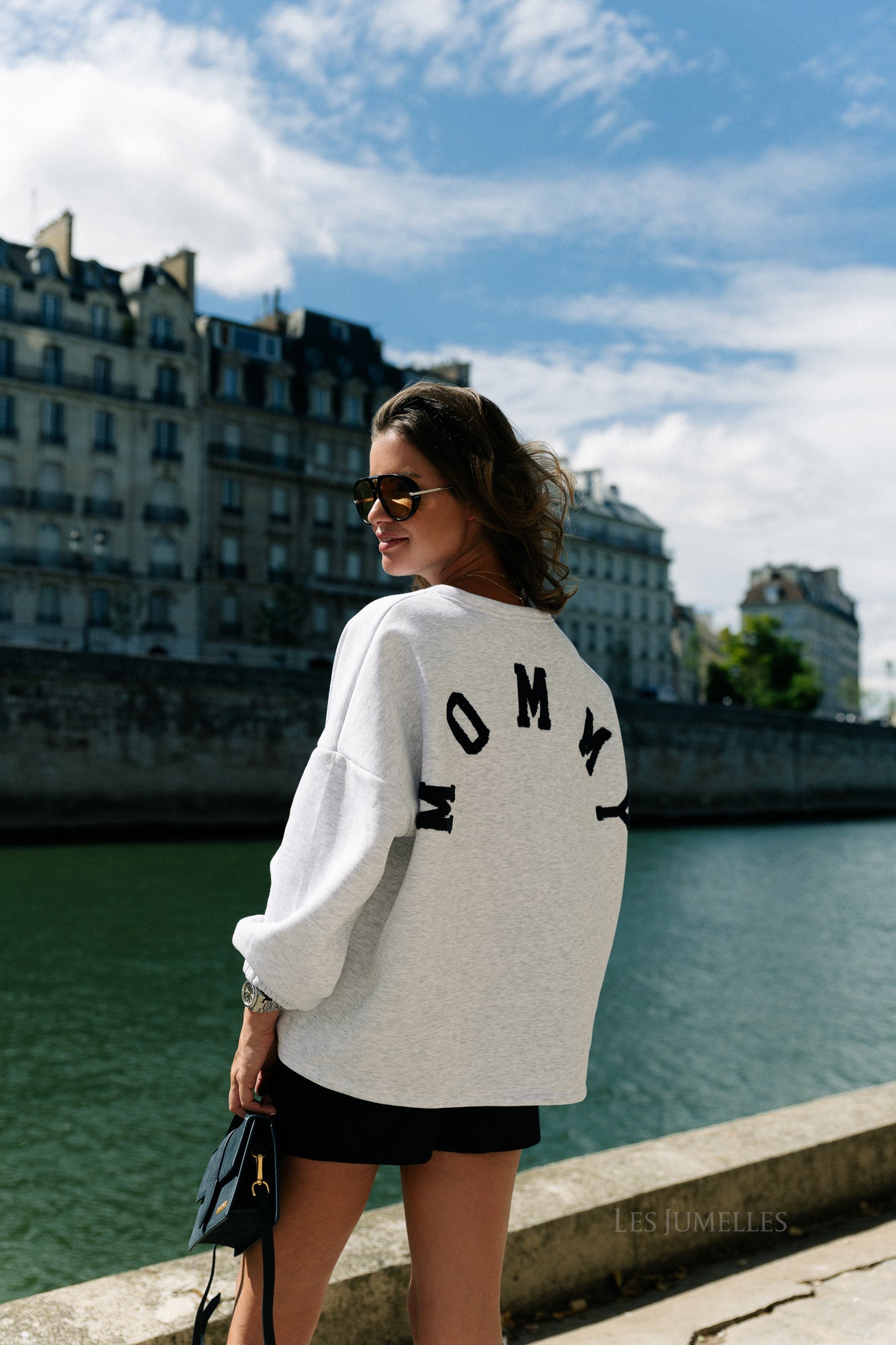 'Mommy' sweater light grey