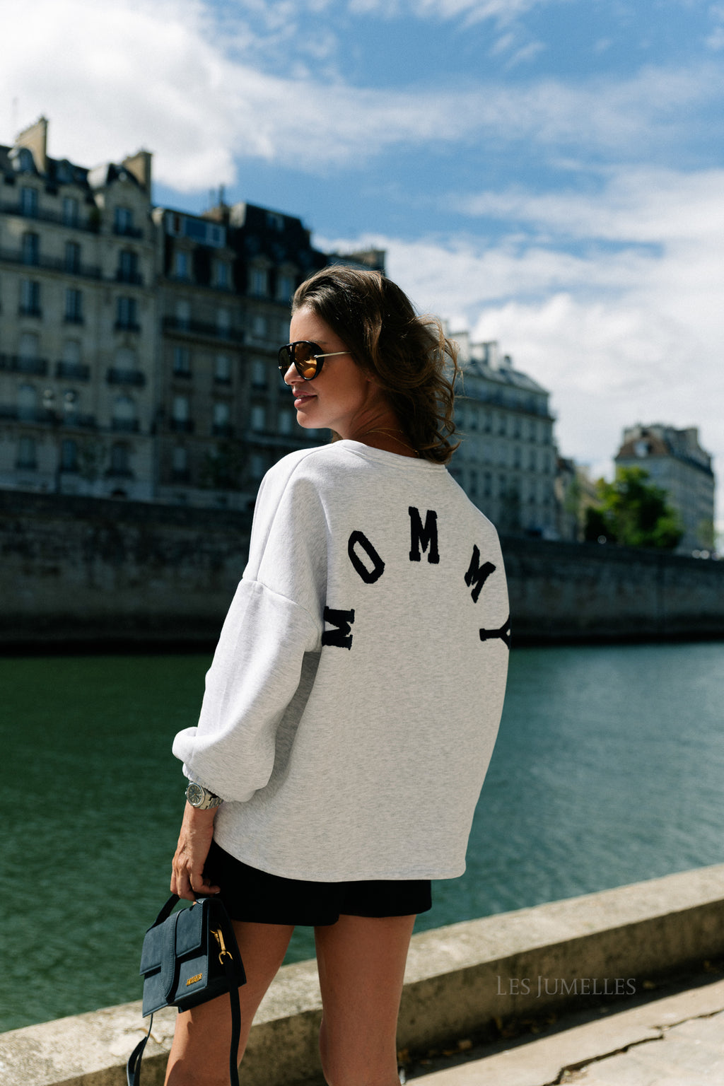 'Mommy' sweater light grey