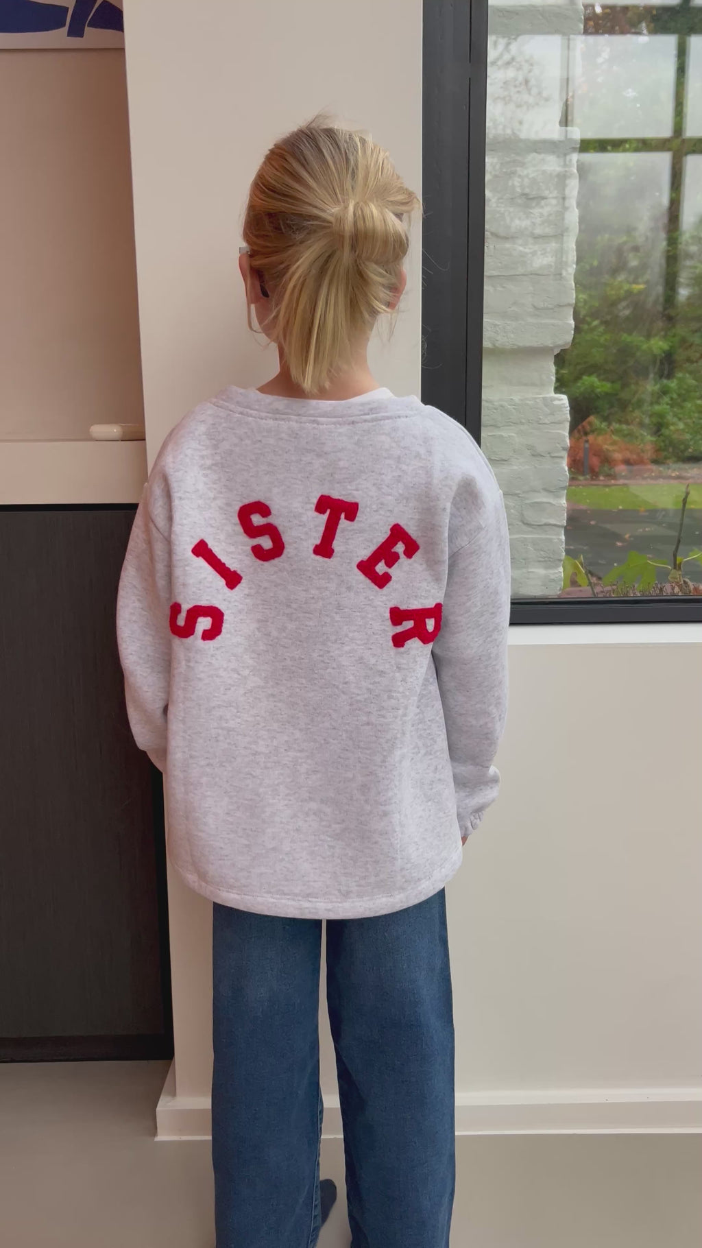 'Sister' sweater grey/red